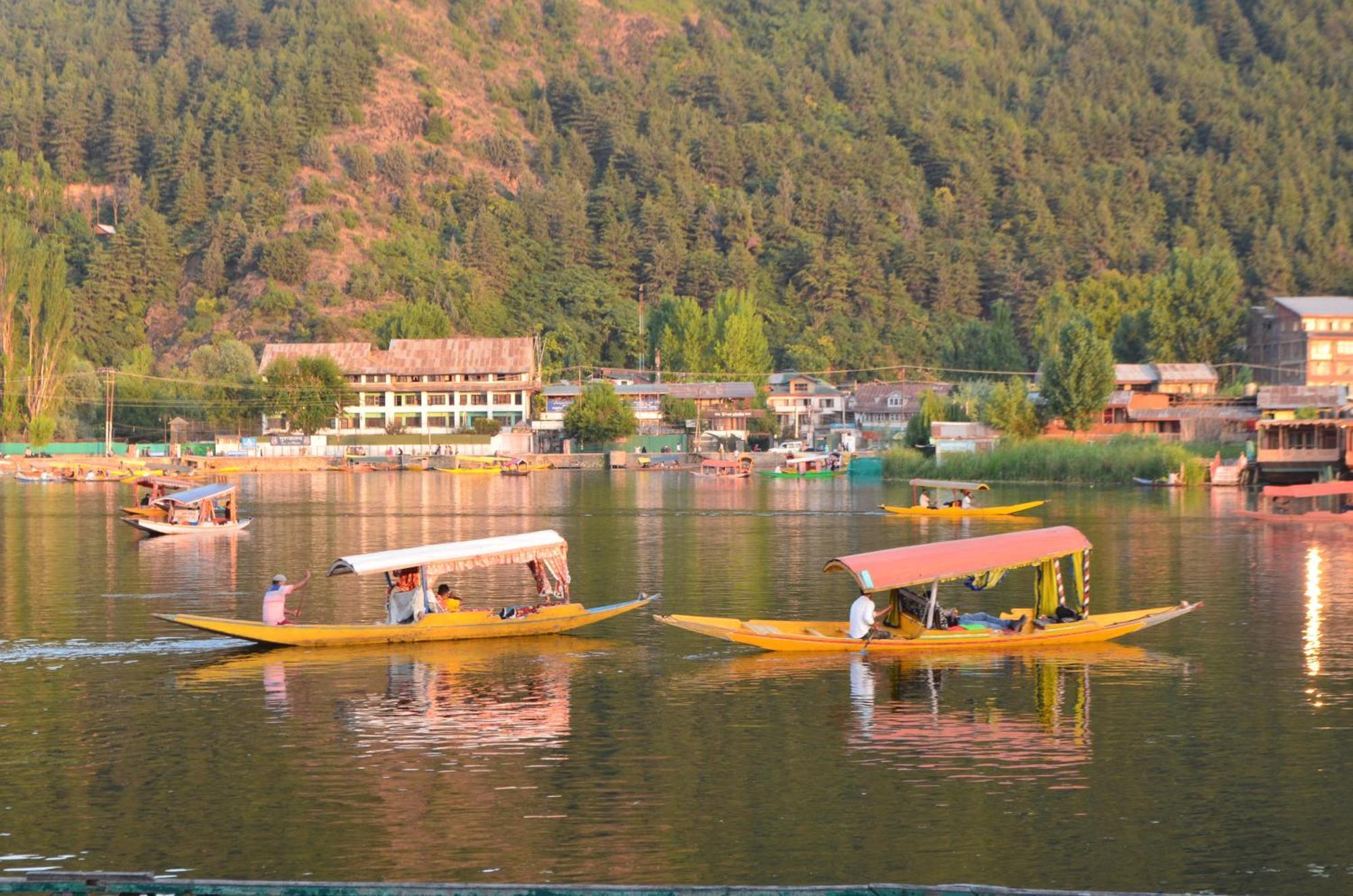 New Alexandra Houseboats Hotel Srīnagar Eksteriør billede