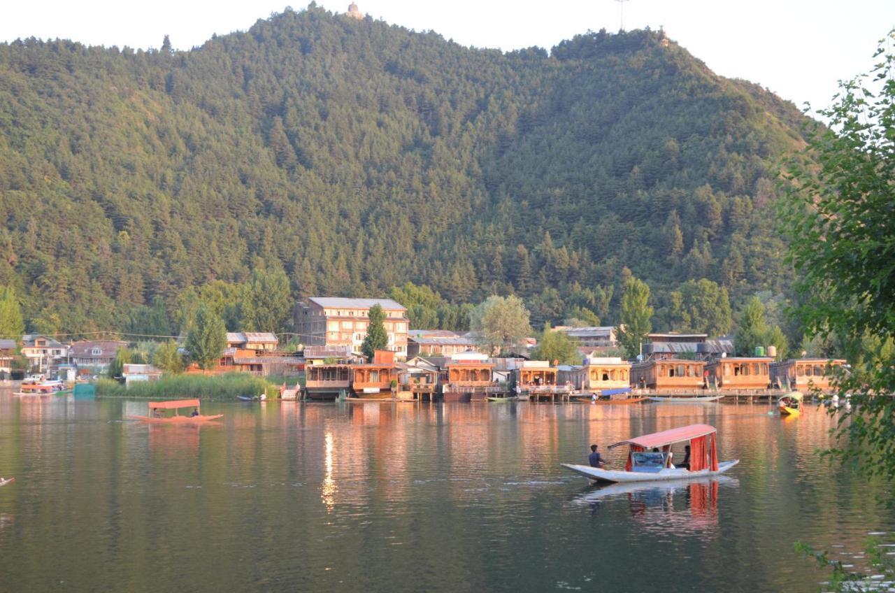 New Alexandra Houseboats Hotel Srīnagar Eksteriør billede